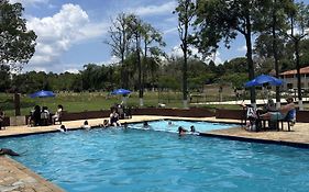 Pousada Harmonia Sarapuí - com piscina aquecida e pensão completa!